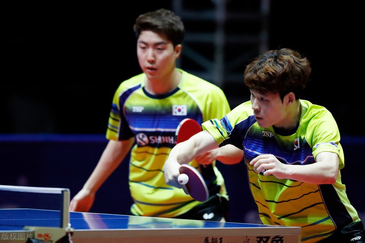 他巧妙地甩 他巧妙地甩