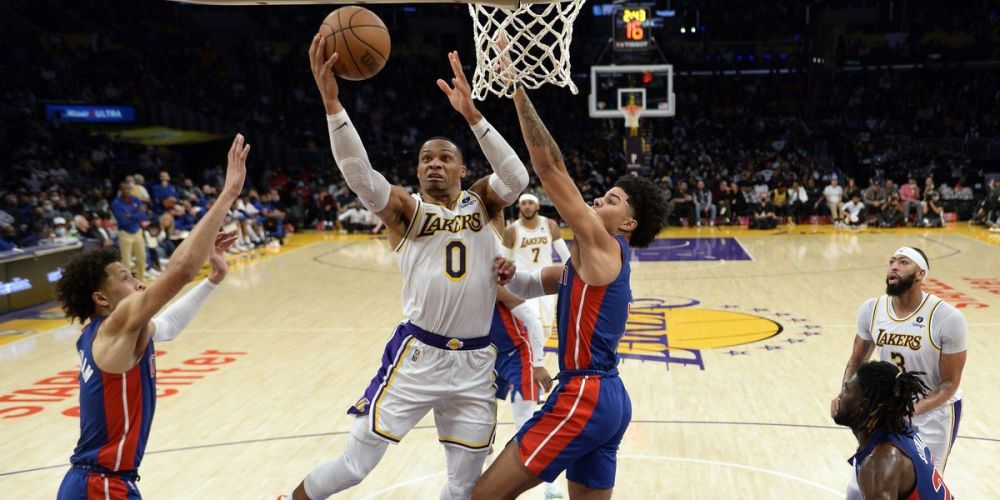 假动作牵制 假动作牵制