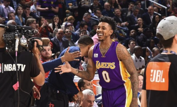 若场上字牌 若场上字牌